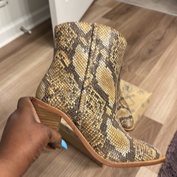 🔥🔥NWT Free People Snake color Boots🔥🔥No Description Needed they speak loud💋 - Picture 3 of 9